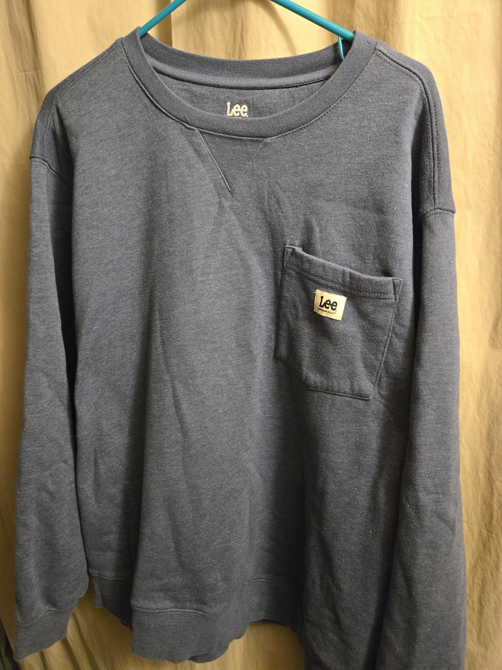 Lee Men's Pocket Crewneck Sweatshirt in Slate